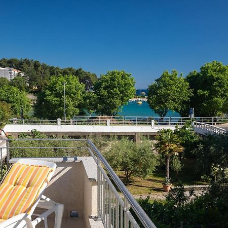 Apartment Portapisana Just 50M From The Beach Krk Town Exterior foto