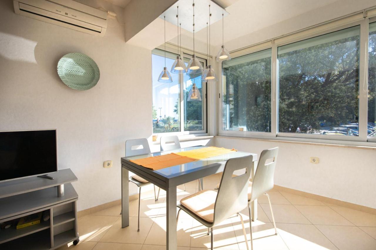 Apartment Portapisana Just 50M From The Beach Krk Town Exterior foto